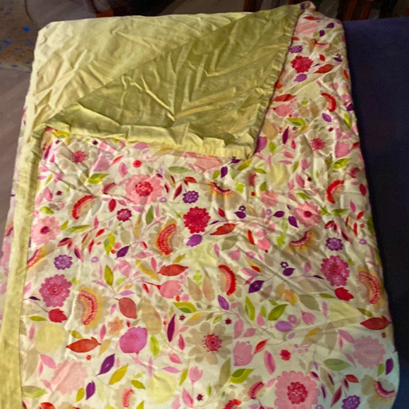 Queen size duvet cover reversible to light green-Bloomingdale’s Home